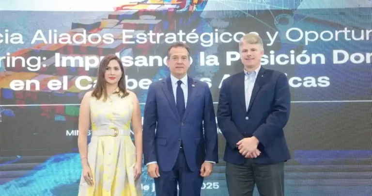 ministro-bisono-rd-se-consolida-hub-industrial-y-logistico-confiable-en-el-nuevo-orden-global