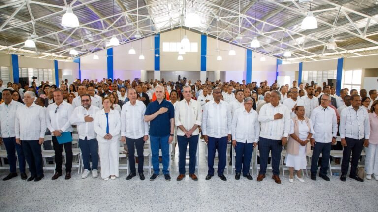 presidente-abinader-inaugura-liceo-experimental-y-subcentro-de-la-uasd