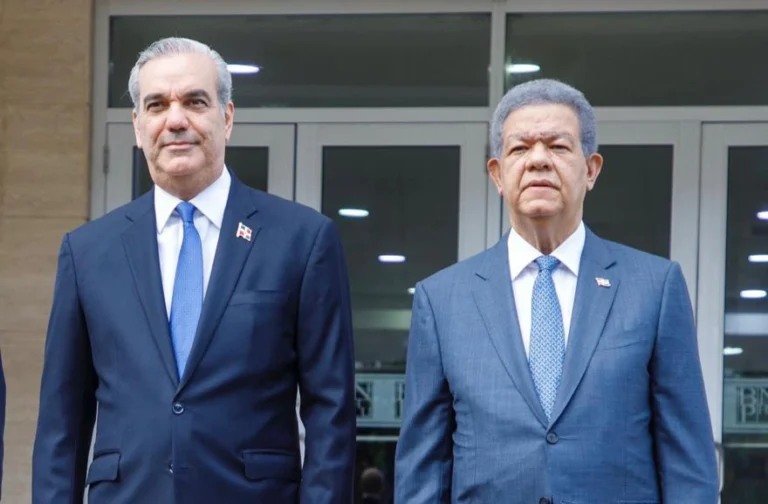 presidente-abinader-visito-al-expresidente-fernandez-para-continuar-dialogo-sobre-crisis-haitiana