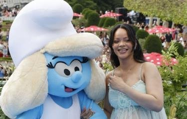 rihanna-brilla-en-el-estreno-de-los-pitufos-en-bruselas