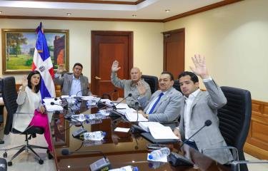 senado-estudiara-ley-laboral-especial-para-regular-a-trabajadores-de-uber-y-otras-plataformas