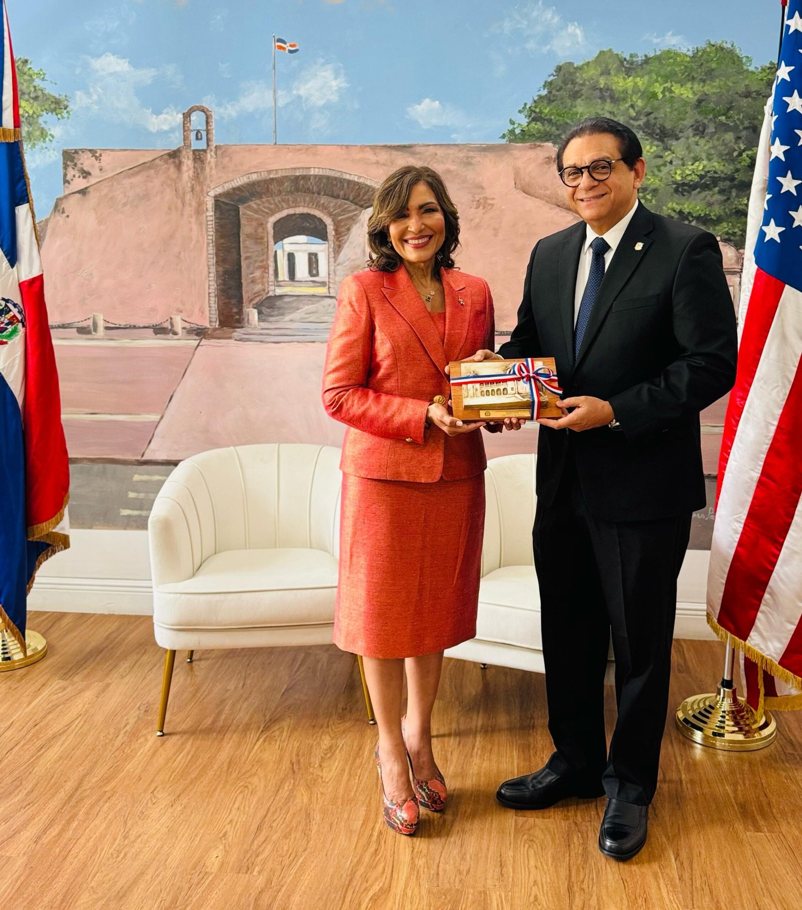 senador-rivera-resalta-alianza-para-impulsar-el-desarrollo-de-santiago