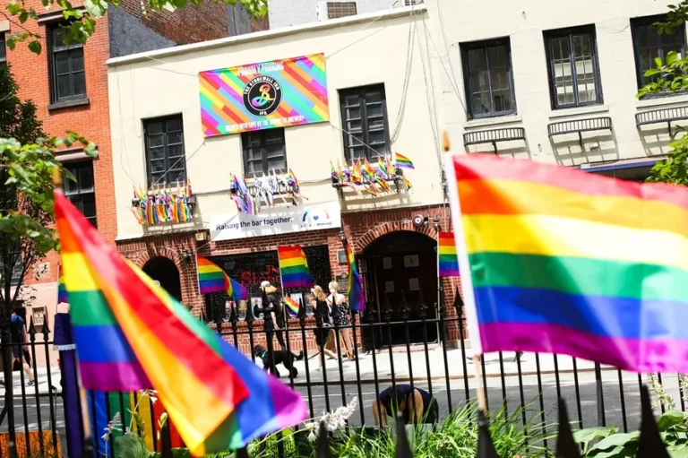 tiroteo-deja-dos-heridos-cerca-de-stonewall-tras-marcha-del-orgullo-lgbti-de-nueva-york