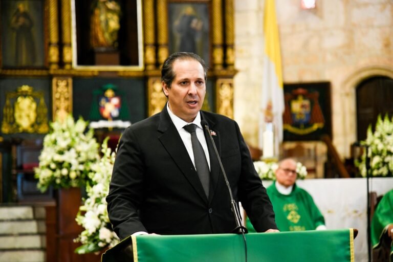 victor-atallah-hoy-reafirmamos-nuestro-compromiso-de-fortalecer-un-sistema-de-salud-centrado-en-las-personas