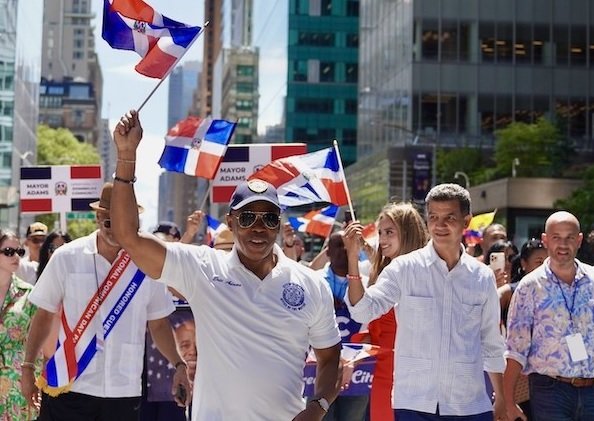 Alcalde Adams valora comunidad dominicana como honesta y trabajadora