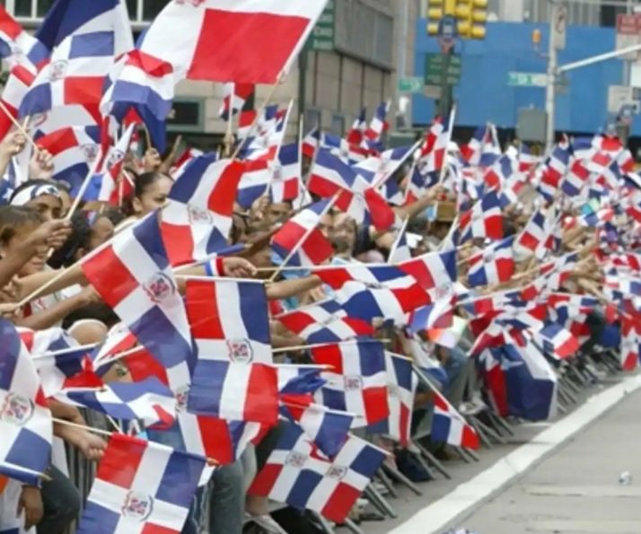 Llaman redoblar apoyo «Desfile Dominicano»