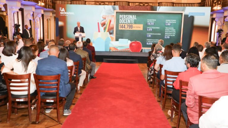 abinader inicio el año