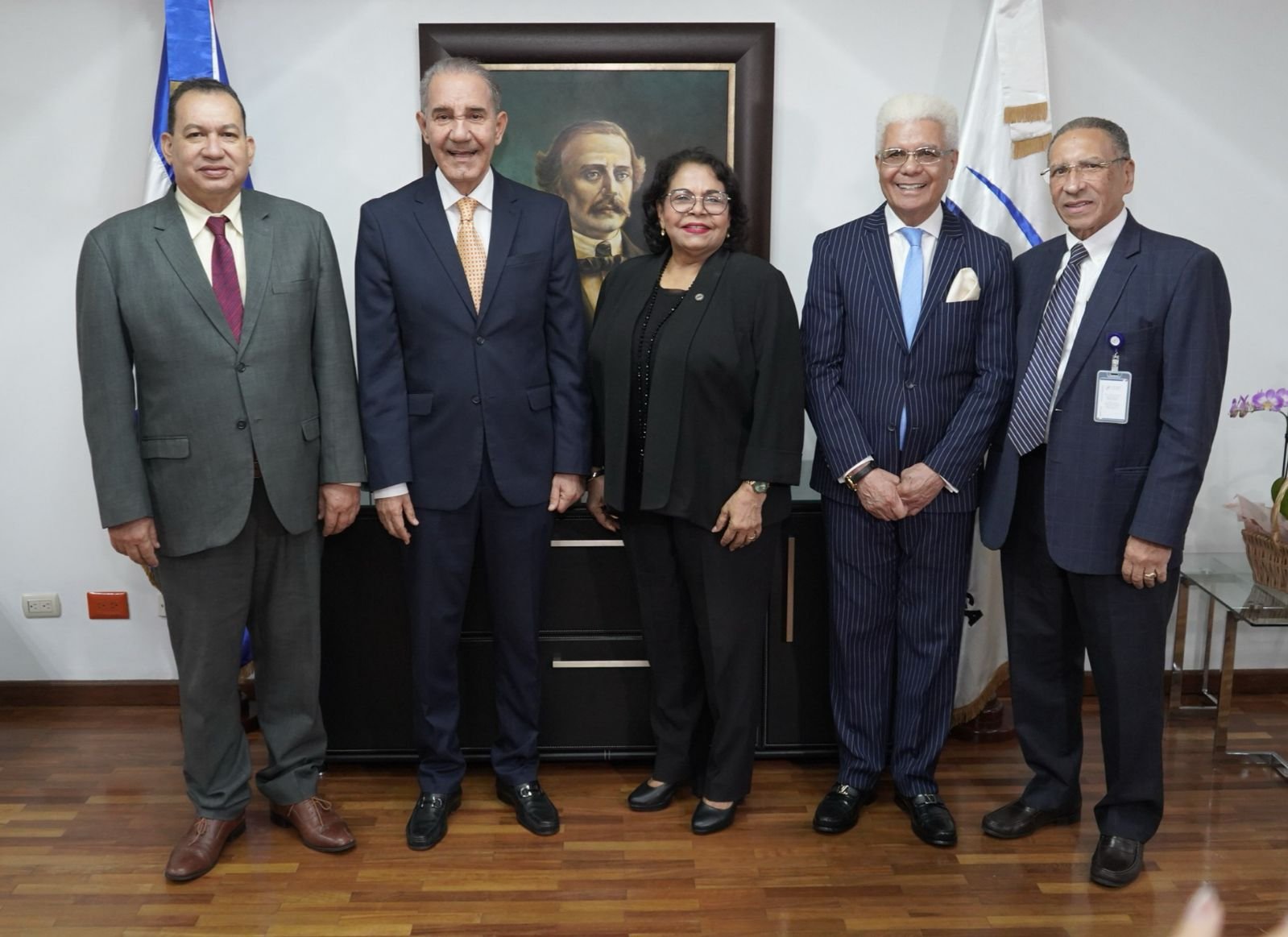 camara de cuentos y mescyt