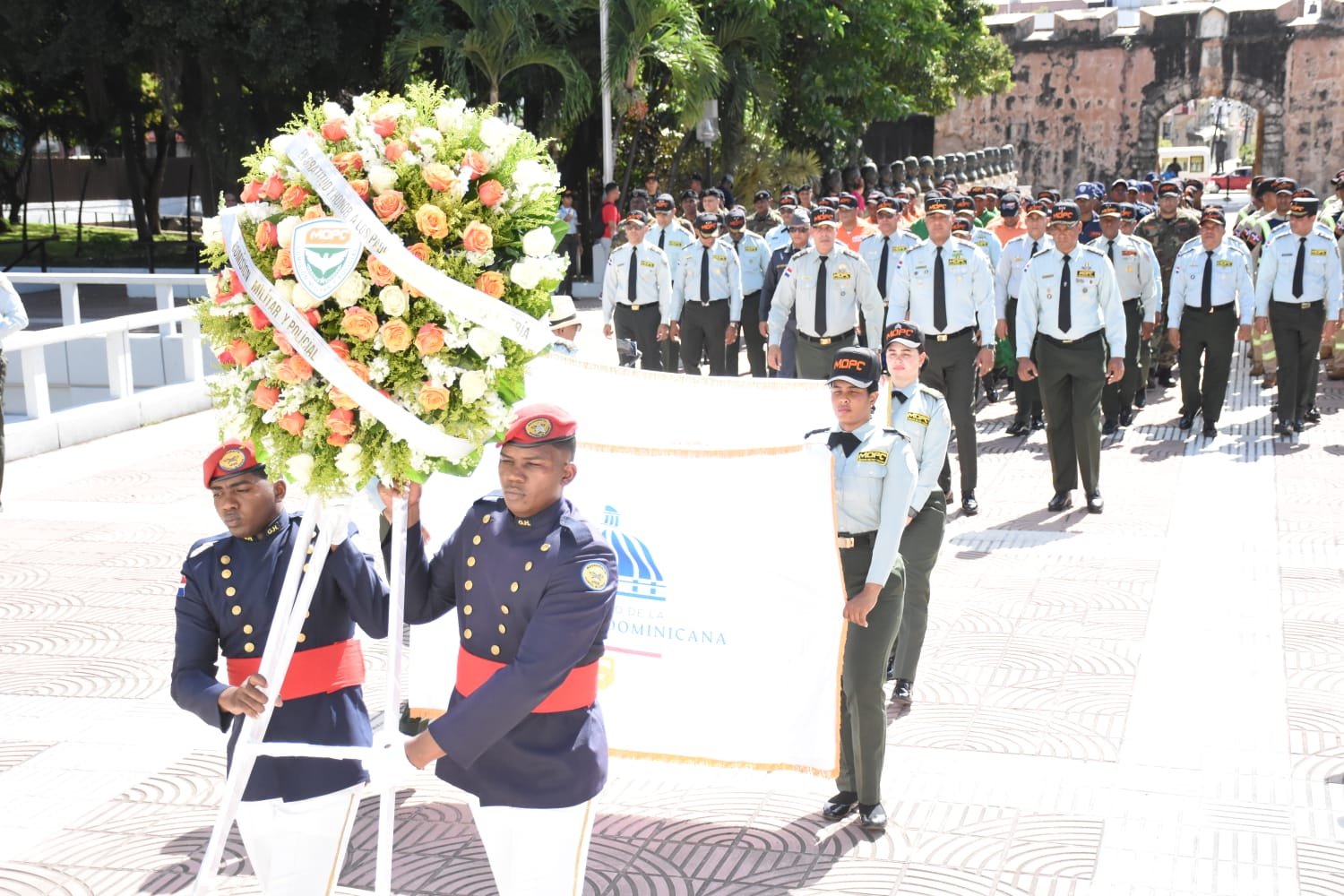 comipol ofrenda floral