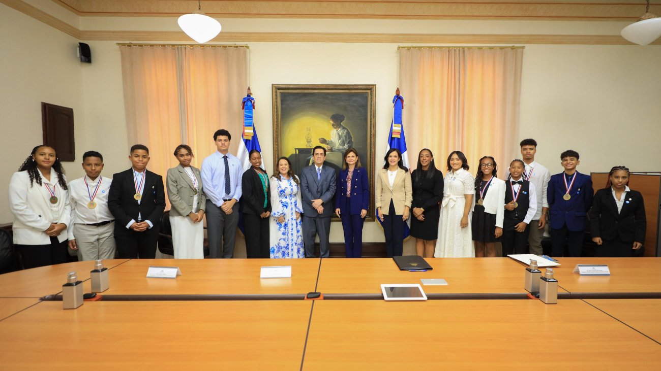 estudiantes meritorios y raquel