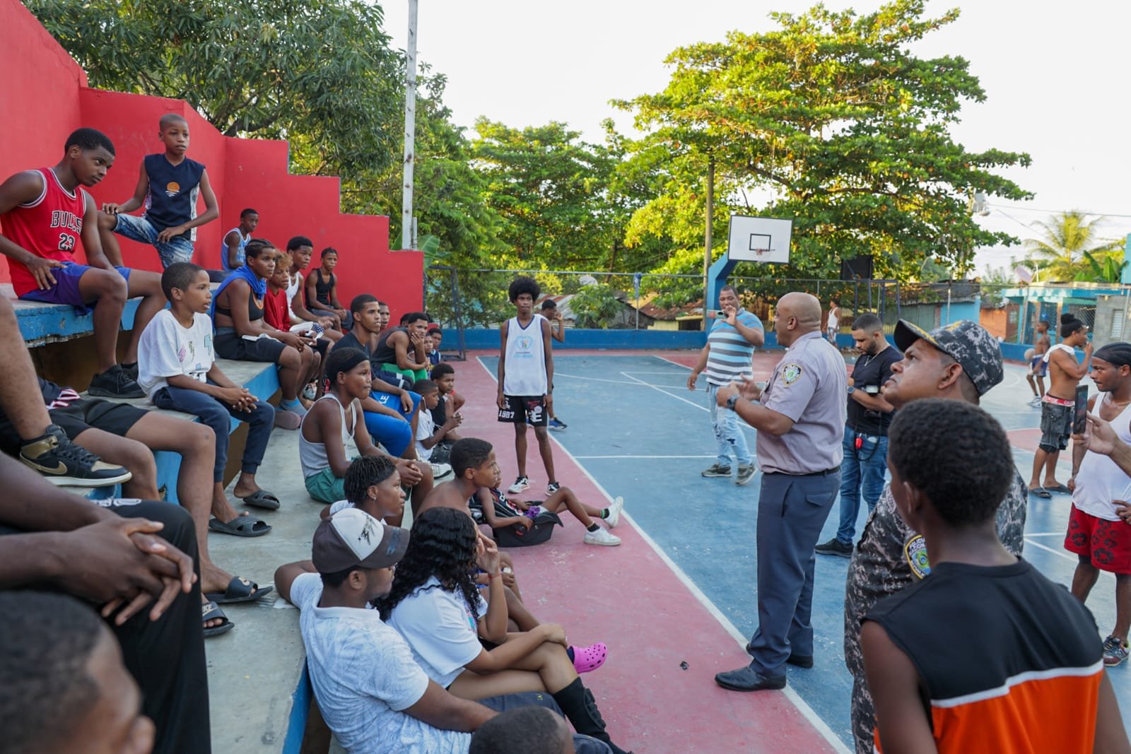 policia comunitaria capotillo