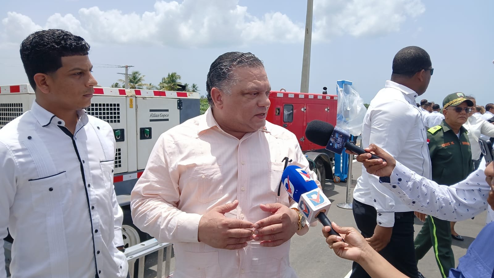 respalda gabinete de transporte´jpg