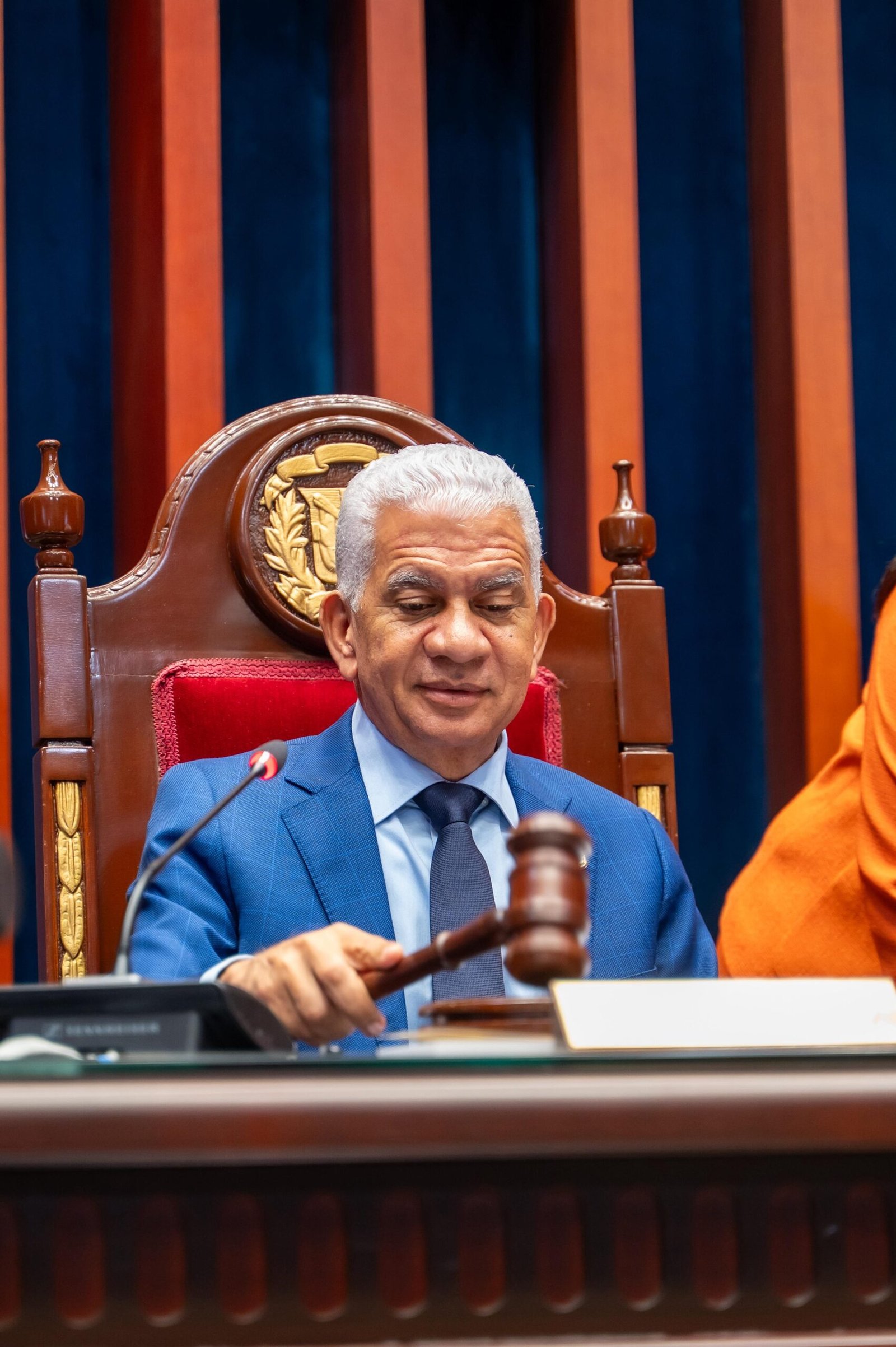 senado y fuente de energia