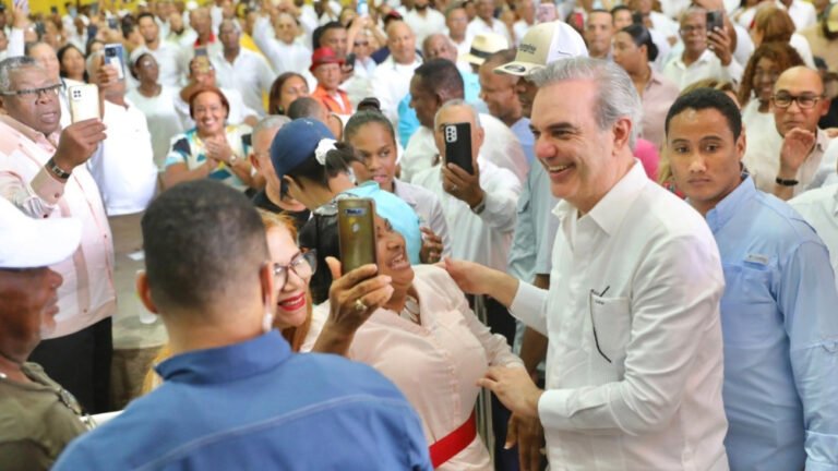 abinader inaugura nueve