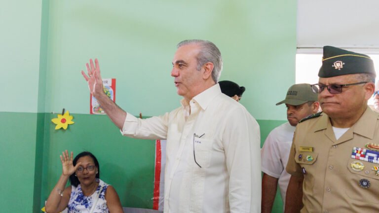 abinader supervisa operativo medico