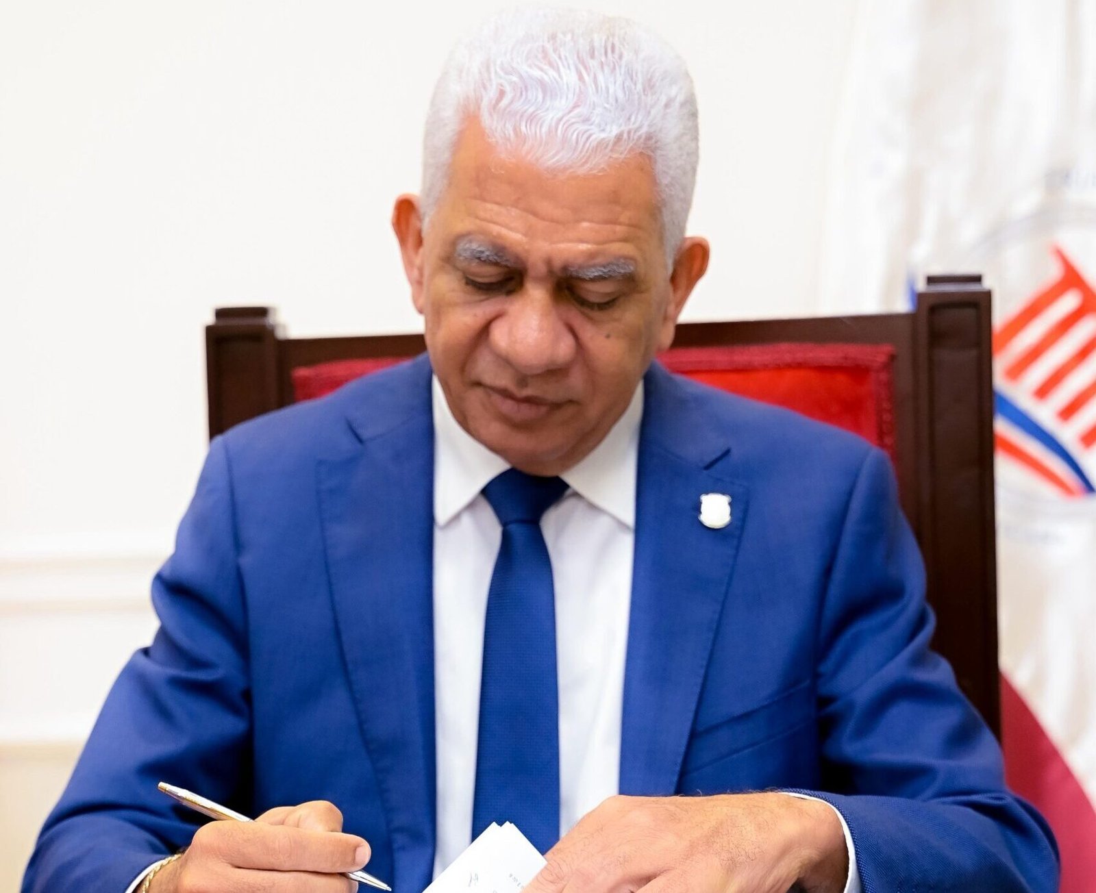 de los santos del senado