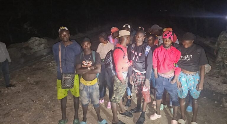 detienen haitianos.jpj