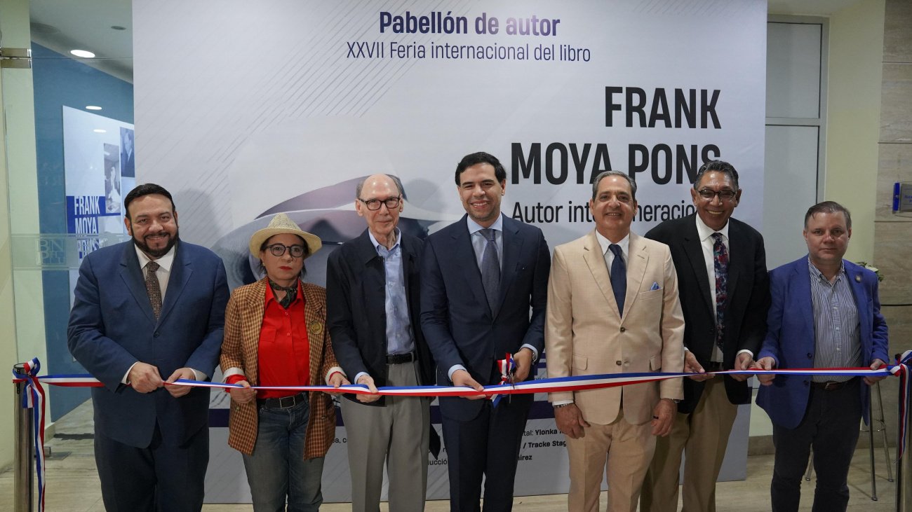 homenaje a frank moya pons