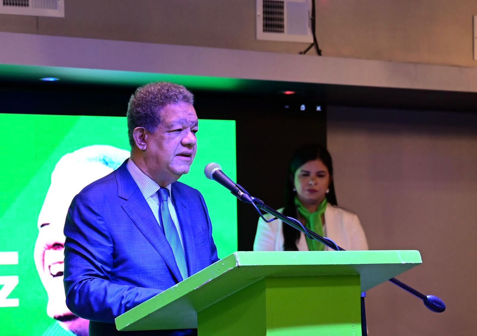 leonel fernandez en filadelfia
