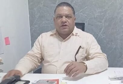 mario diaz con telefonos