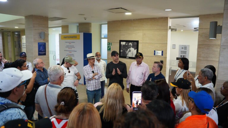 minitro supervisa detalles