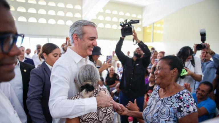 polideportivo y carretera en constanza