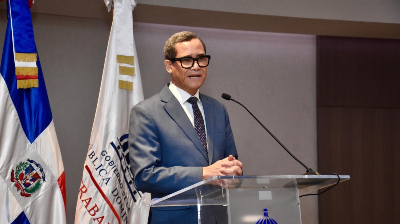 trabajo ofrece detalles