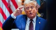 trump color naranja