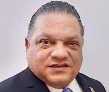 MARIO DIAZ CON CARA. jpg