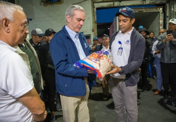 abinader supervisa alimentos