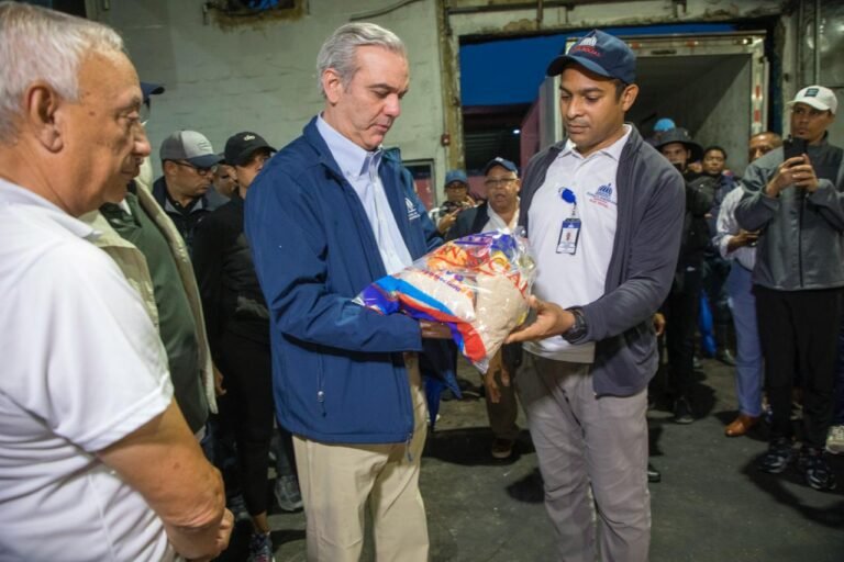 abinader supervisa alimentos