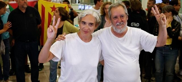 La exalcaldesa Ada Colau y el concejal de ERC Jordi Coronas aterrizan en Barcelona