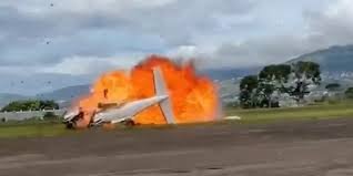 dos muertos al estrellarse avioneta