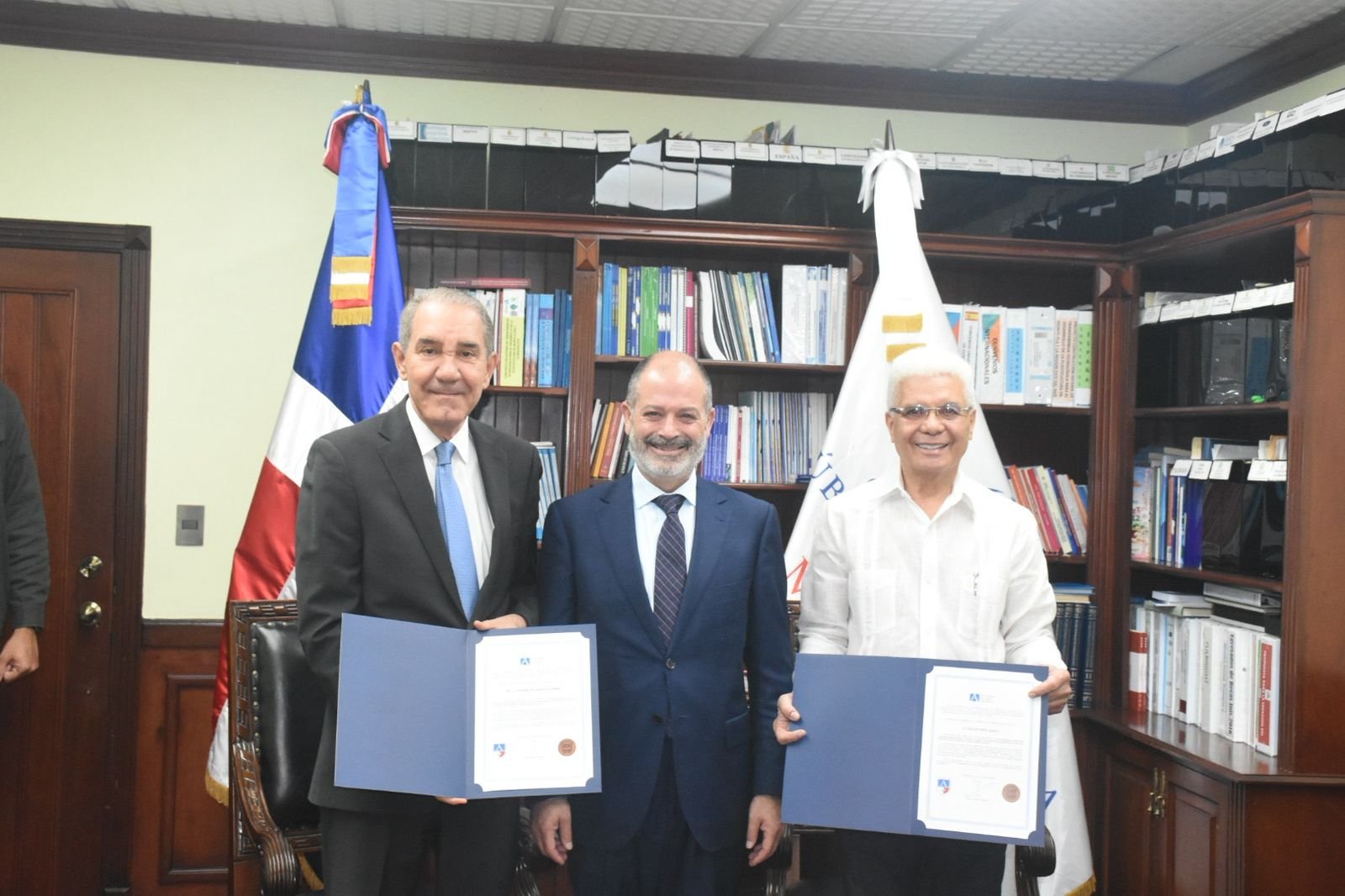 garcia fermin recibe premio