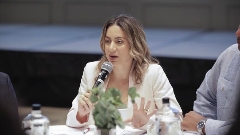 gloria desarrollo social