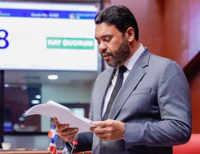 senado aprueba codigo de trabajo