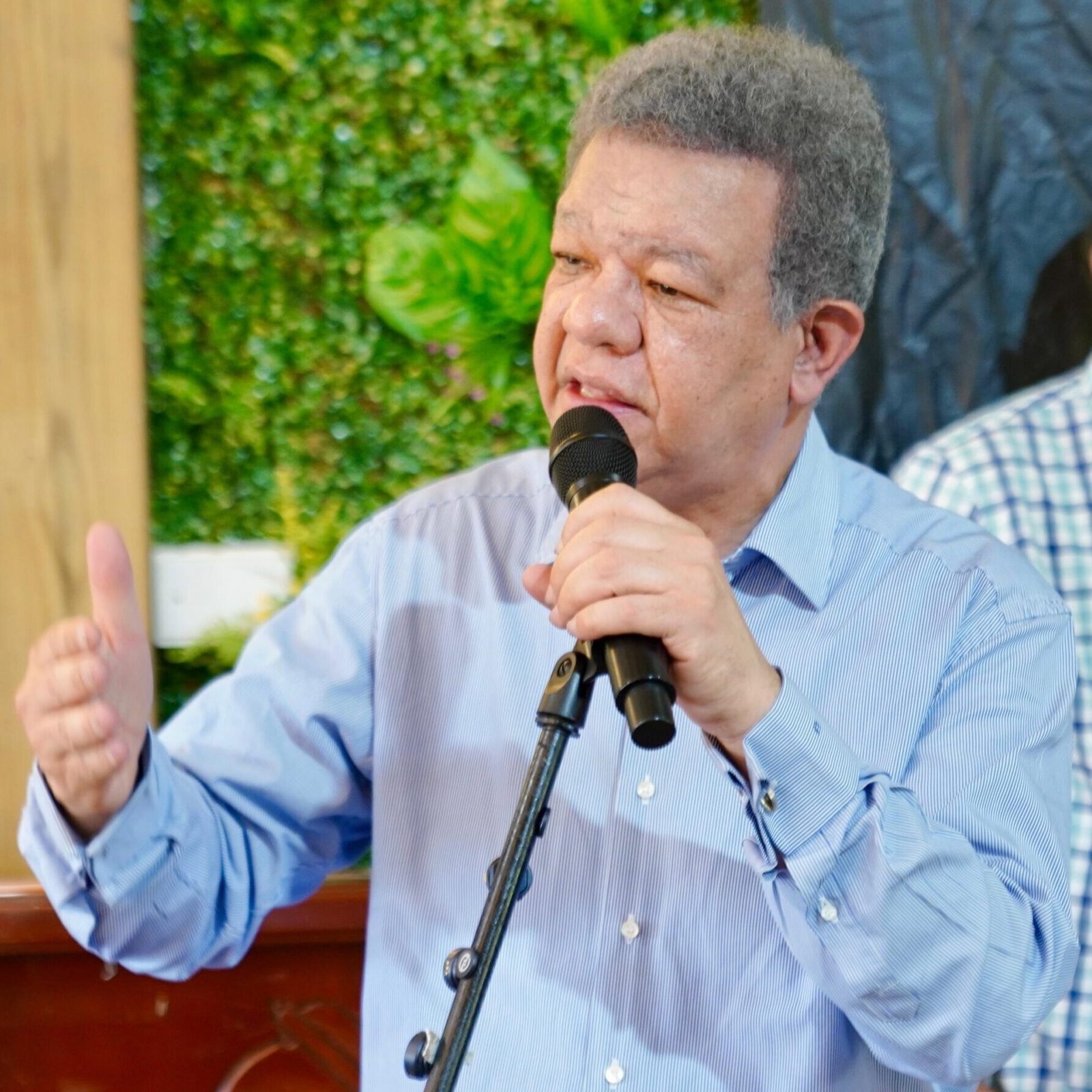 dr leonel fernandez
