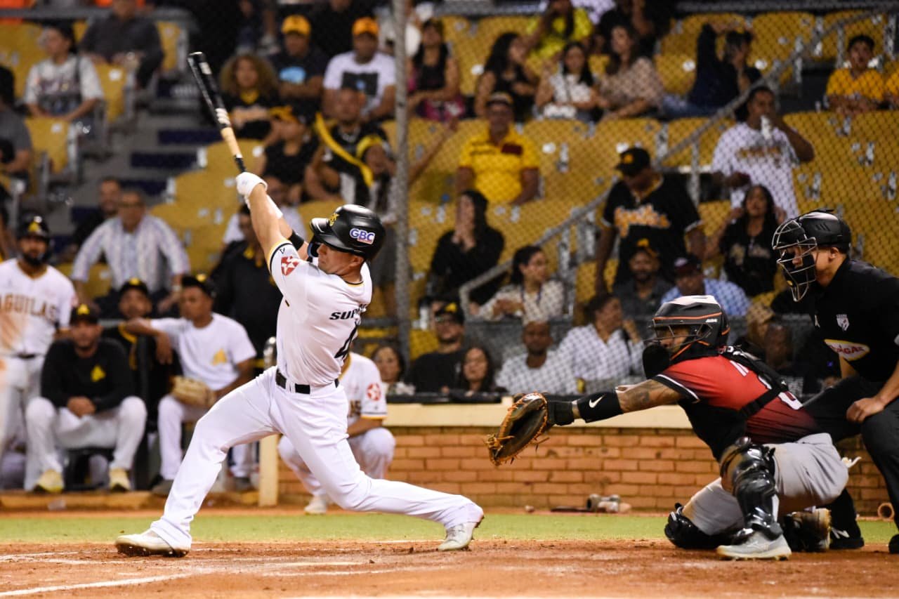 aguilas blanquean leones