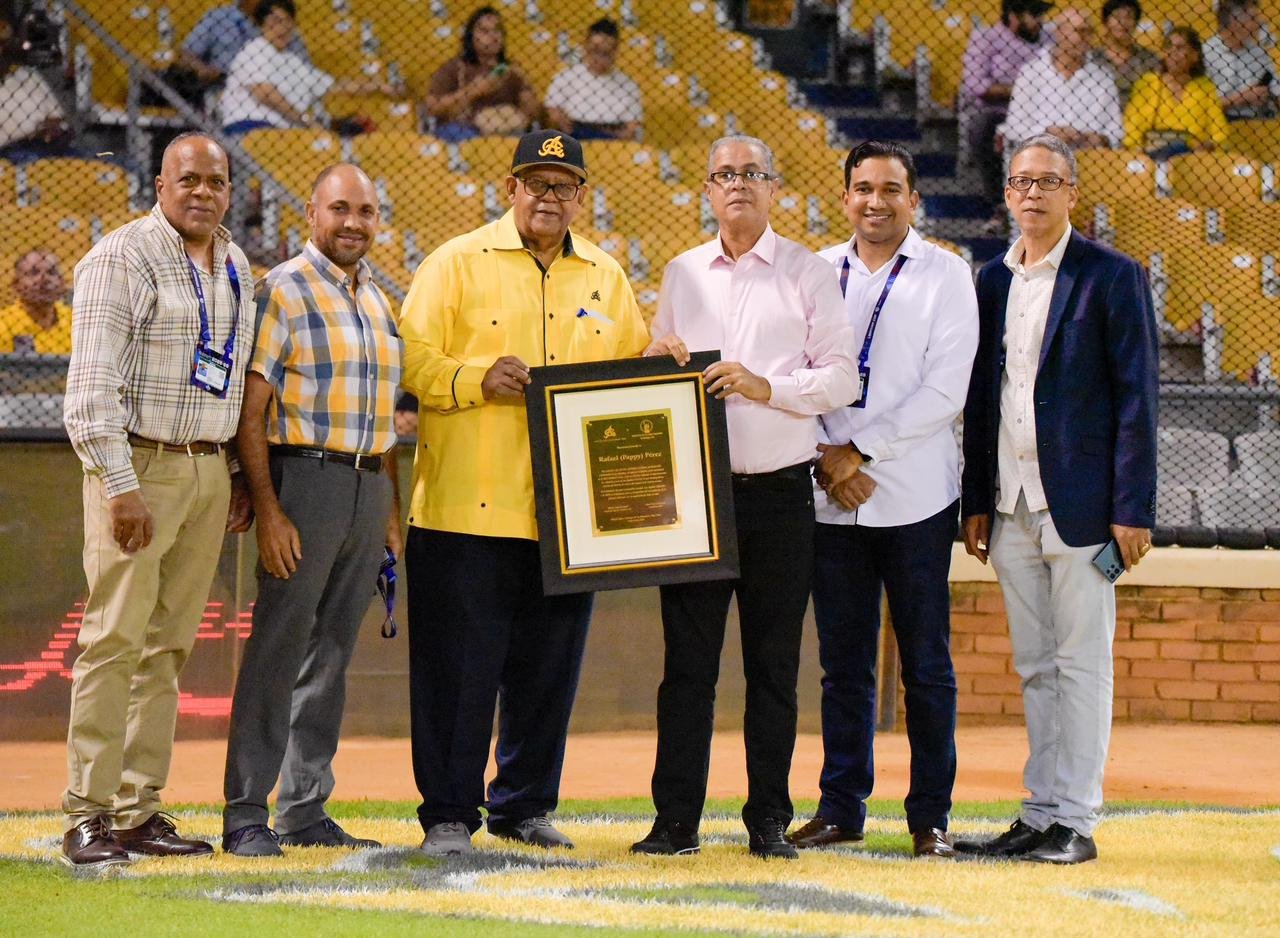 aguilas cibaeñas reconocen