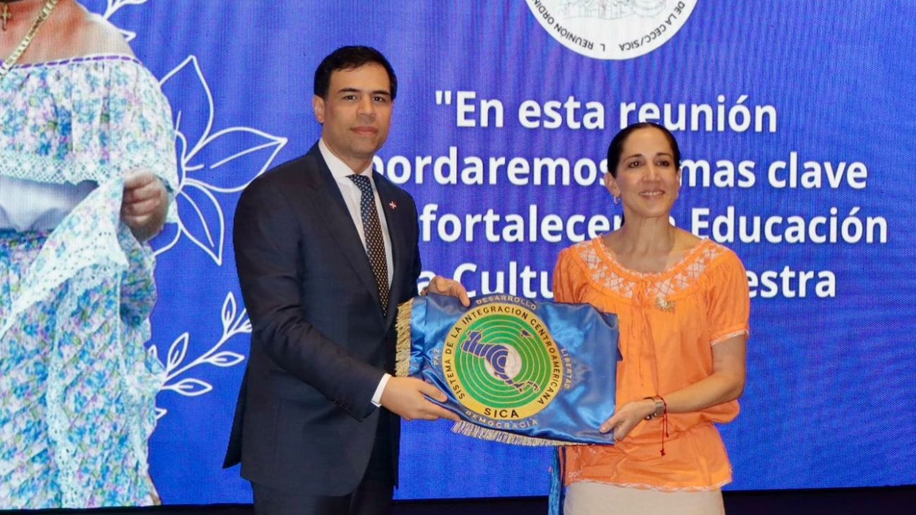 roberto angel cultura