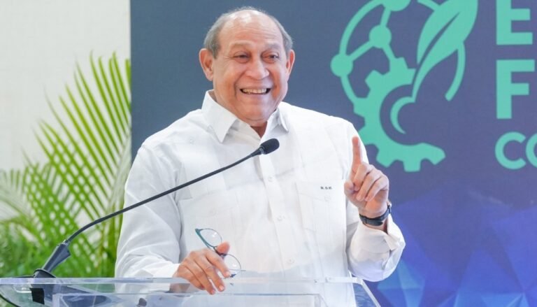 santos con dedo arrib