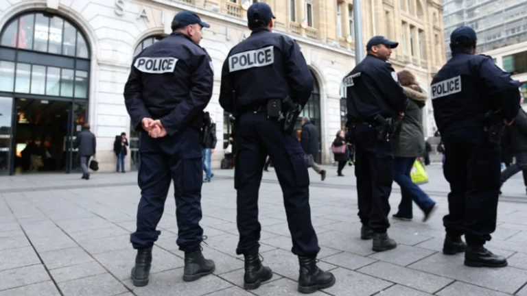 protesta en paris por muerte de inmigrante