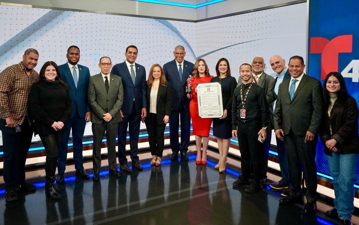 reconocimiento a telemundo