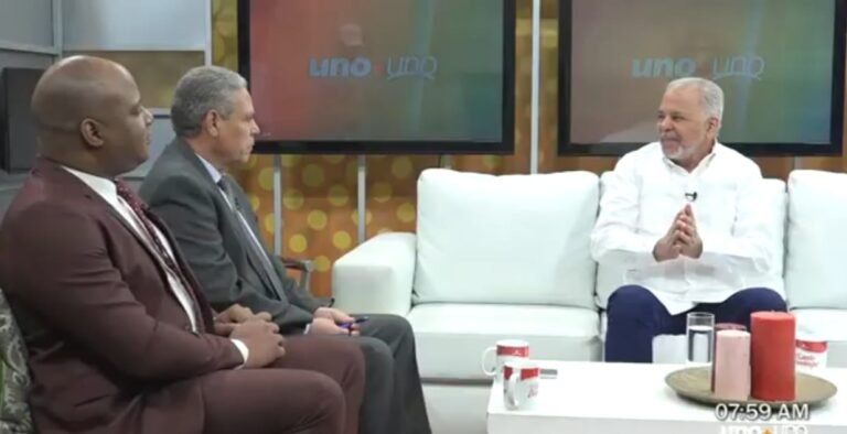 salazar en entrevista.jpg