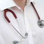 Casi 2 millones de personas que dependen de la cobertura médica pública de NY enfrentan futuro incierto