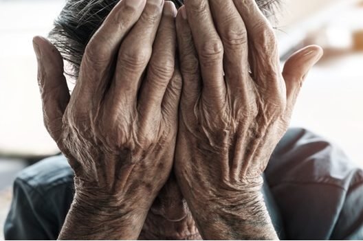 Pobreza en NY aumenta entre personas mayores 65 años