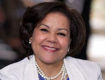 Reconocen Decana Relaciones Comunitarias de la Universidad Hostos en El Bronx