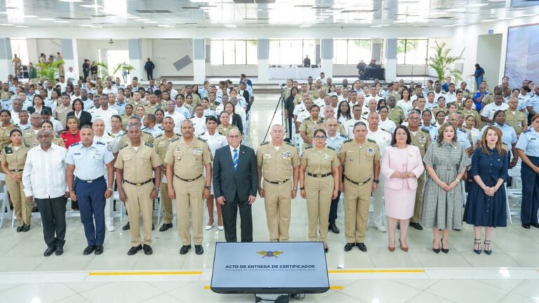 UNADE distingue a Maira Morla Pi