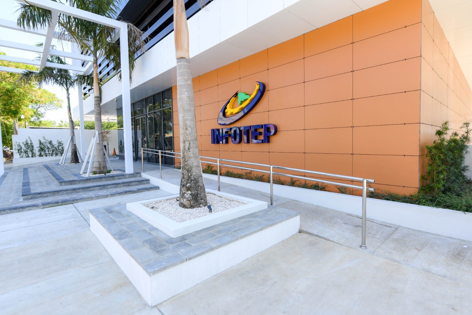 infotep fachada