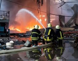 quinientos drones y misiles